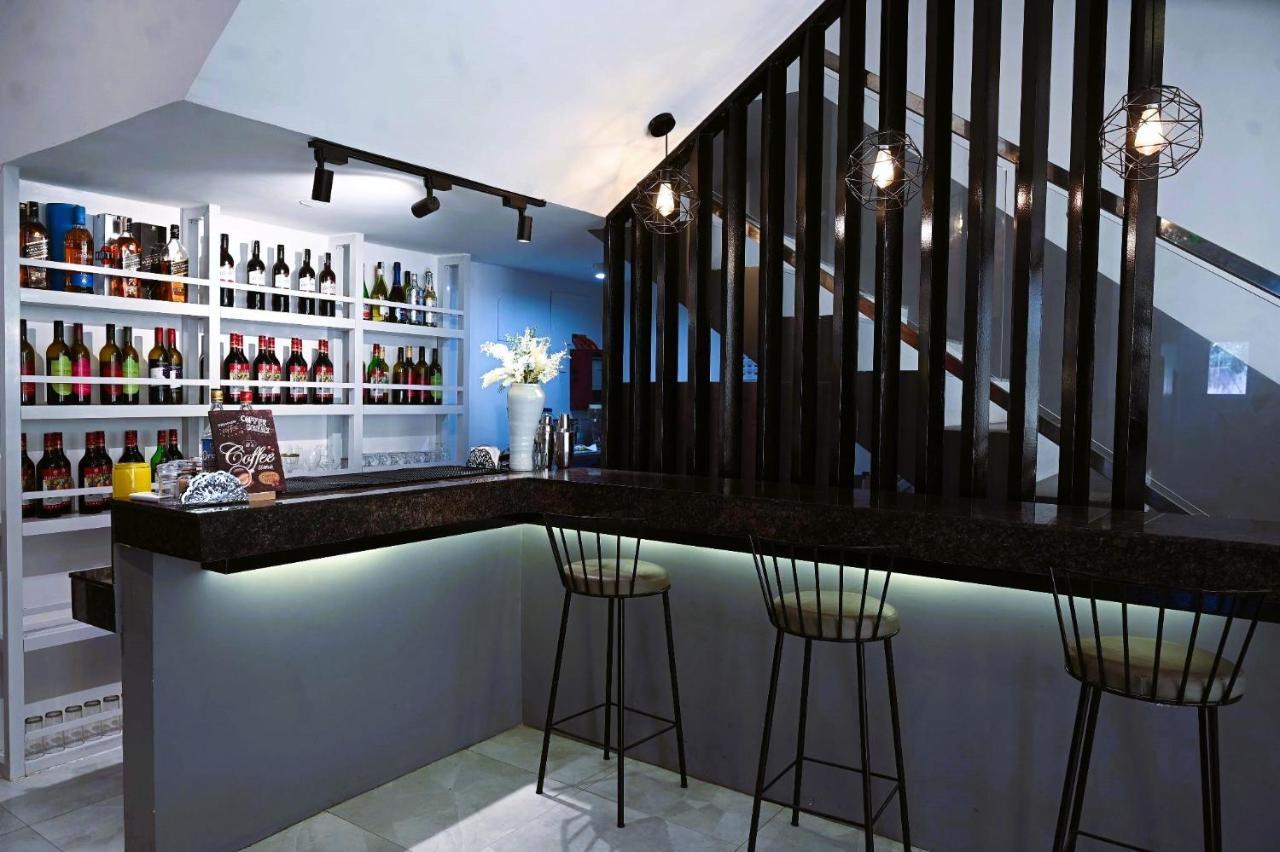 J&V Hotel And Resort Apaleng Εξωτερικό φωτογραφία